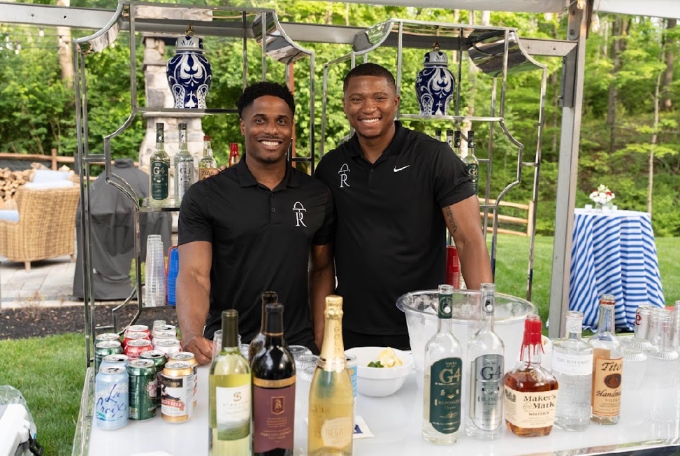 The Complete Guide to Hosting a Backyard Party with Mobile Bar Service
